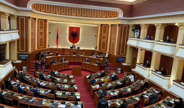 3 deputetët rezultuan pozitivë me COVID-19, Kuvendi bën lëvizjen e fundit ditën e sotme