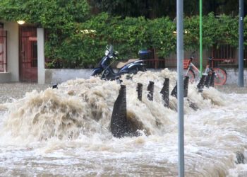 Çfarë po ndodh në Itali? Stuhi e fuqishme, përmbytet Milano