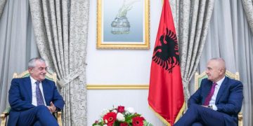 Luftë e fortë mes politikës dhe amerikanëve për Kushtetuesen, Meta takon Ruçin për të gjetur akordin final, Kim-Soreca ultimatum Tushës të jetë e pavarur