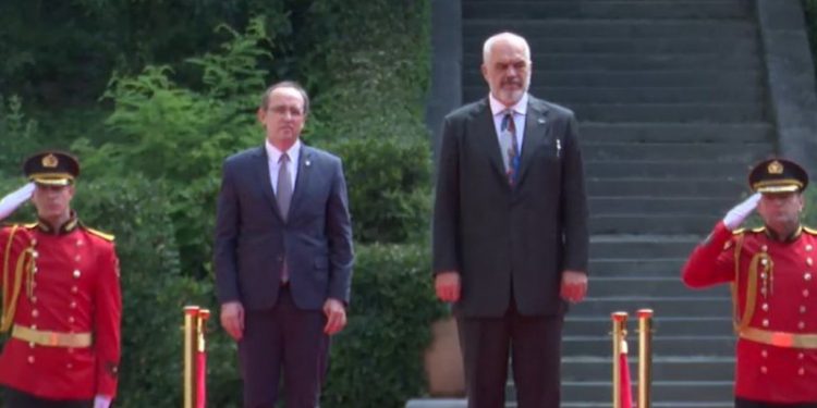 “Do të zhvillohet për herë të parë”P pas takimit me Avdullah Hotin, Rama paralajmëron zhvillime të reja, tregon se çfarë pritet të ndodhë në shtator dhe nëntor