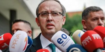 Kryeministri i Kosovës merr vendimin urgjent/ Rikthen karantinën, kufizohet lëvizja në disa qytete