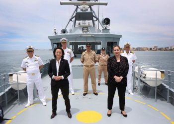 Yuri Kim lundron në gjirin e Vlorës bashkë me ministren Xhaçka, Ambasada Amerikane jep mesazhin e fuqishëm