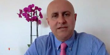 “Ti dhe legenë si ju po i prishni imazhin Shqipërisë”! Meçe ofendon rëndë mjekun Erion Dasho: Turp të kesh!