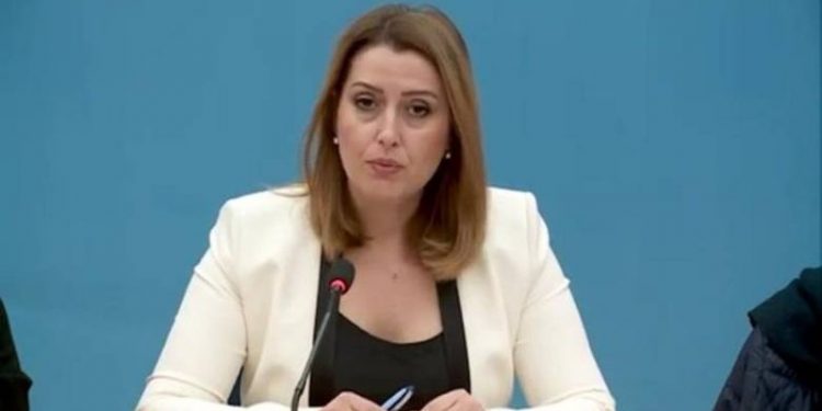 “Duhet të rrisim ndjenjën e përgjegjësisë”, ministrja Manastirliu publikon mesazhin e fortë që në mëngjes (Video)