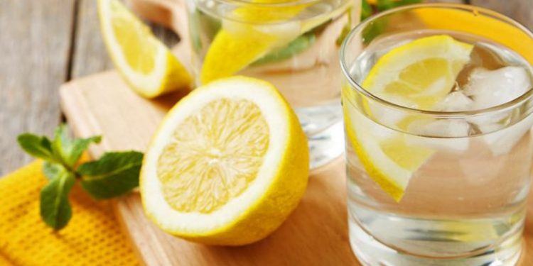 Tri metoda natyrale që ulin menjëherë tensionin e lartë të gjakut dhe mund t’i përgatisni fare lehtë në shtëpi