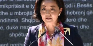 “Histori frymëzuese e besës shqiptare”! Ambasadorja Yuri Kim jep mesazhin e fortë: SHBA e ka vlerësuar…