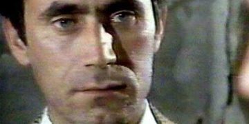 Mesazhi që po qarkullon me shpejtësi: Na mbive në sy o Tirkë, ta gëzosh pensionin artist i madh… as sa çereku i dietës për naftën e një deputeti! Mos u mërzit!