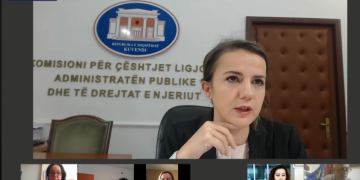 Shtyhet Komisioni për Integrimin Europian, Rudina Hajdari e irrituar me Erion Braçen: Do të mbaj përgjegjësi për këtë!