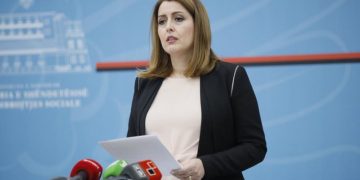 “Ju lutem, ndaluni një sekondë dhe shihni këtë moment”! Manastirliu publikon foto nga brenda Infektivit