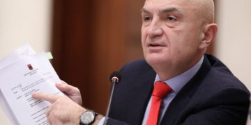 Meta shikon ëndrra sikur është Erdogani: Kërcënon me shpërndarje të Parlamentit dhe sulmon mazhorancën, në makth për të shpëtuar LSI