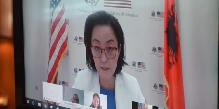 Yuri Kim tjetër mesazh pushtetarëve të korruptuar: “Koha për të goditur të paskrupujt”