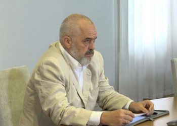 Kryeministri Rama jep lajmin: “I takon qeverisë t’iu rrijë pranë të gjithëve”/ video