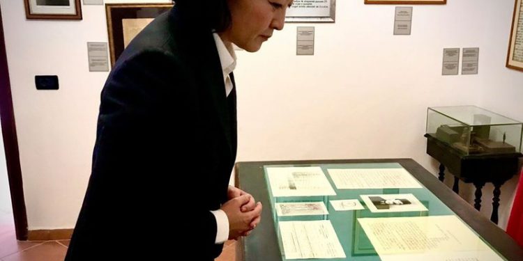 Yuri Kim vizitë në Vlorë/ Ja çfarë e impresionoi atë, Ambasada Amerikane bën postimin