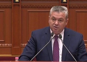 Murrizi: Rama bën teatër me Bashën, 5 qershori si letër dashurie..ta fusësh në kornizë, ta mbash në zyrë