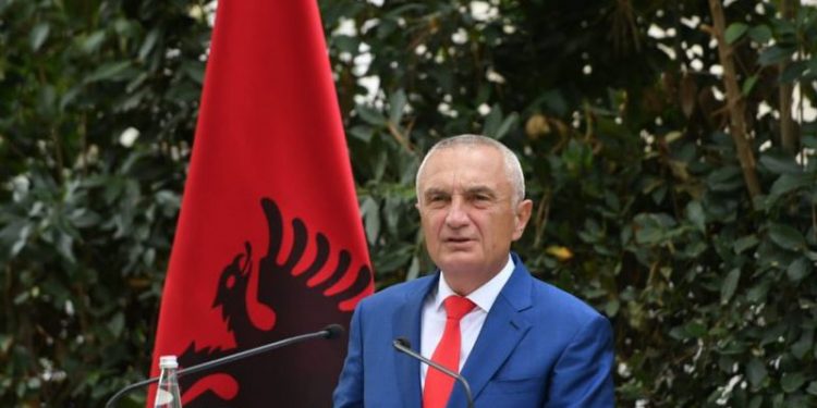 “Bashës i premtoi Kryeministrinë, po ju?”: Ka vite që provokohet ta lërë edhe këtë pozicion!