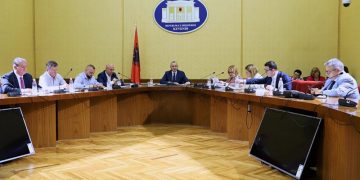 Rama shpëton Metën nga b.ur.gu! Presidenti i bllokut 700 mijë euro mposht keq mazhorancën: Pazare për Gjykatën Kushtetuese dhe të Lartë, ja pakti!