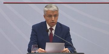 Sandër Lleshaj ‘shpërthen’ ndaj PD: Imazhet që nxorët do i kenë dhembur ndonjërit prej jush. Ju ndihmojmë me të tjera po të doni
