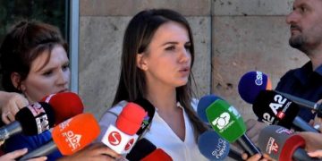 Mbledhja e Këshillit Politik, Rudina Hajdari lëshon thirrjen e fortë për Bashën: Mos dërgo një person që ka zero vota, por…