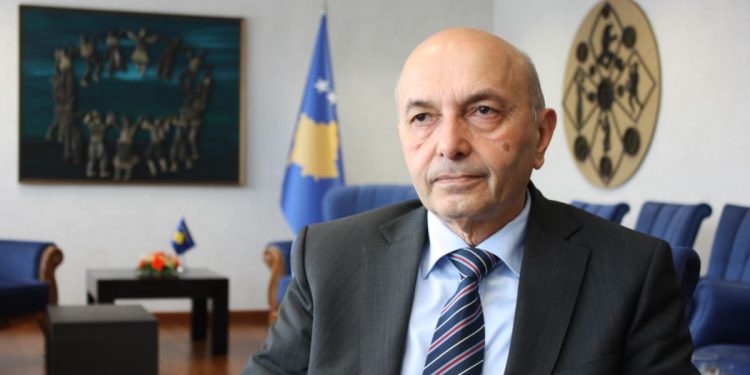 U konfirmua pozitiv me koronavirus, ja si shfaqet gjendja shëndetësore e Isa Mustafës