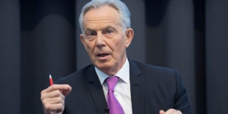 Paralajmëron Tony Blair: Koronavirusi nuk do të zhduket, njerëzit duhet të mësohen të jetojnë me të