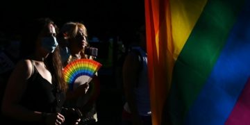 Votohet ligji, Mali i Zi njeh ligjërisht çiftet e komunitetit LGBT