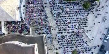Besimtarët myslimanë festojnë sot Kurban Bajramin, pandemia ndryshon ritet e festës (Video)