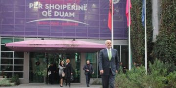 PS shtyn në fund të gushtit mbledhjen e Asamblesë Kombëtare, ministrat në ankth për ndryshimet në qeveri..