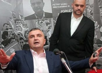 Ujku imagjinar i “gjithëpushtetshëm” që ushqen me pushtete çakallin e Presidencës