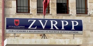 Jep dorëheqjen drejtori i 7-të i Kadastrës së Vlorës menjëherë pasi pranon detyrën