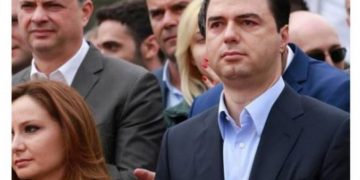 Neritan Ceka sheh te Luli Basha modelin “pjellor” për shtimin e popullsisë: Një kryeministër që kthehet në 16.00 tek gruaja dhe kalamajtë! Basha është i duhuri, di të qeshë
