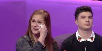 E dërgoi të birin me një të panjohur nga Kanadaja në Shqipëri, rrëfimi tro.nditës i kësaj nëne përlot publikun