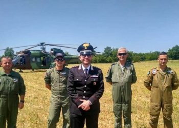 Ulje e detyruar, helikopteri ushtarak shqiptar zbarkon në Itali/ Media italiane: Një imazh që do të mbetet i gdhendur në kujtesën e shumë njerëzve
