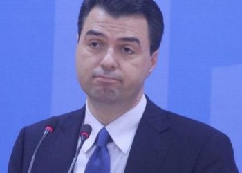 Akuzat për zgjedhjet në universitete: Tre faktet që “vënë me shpatulla pas muri” Lulzim Bashën