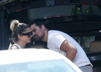 “DailyMail” publikon disa foto të këngëtares shqiptare Bebe Rexha me nje mashkull misterioz/ Bebe: “Meshkujt kanë frikë nga unë”