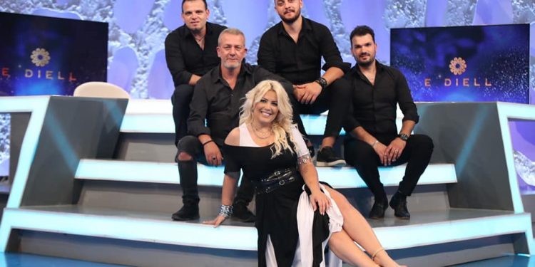 Këngëtarja shqiptare: Asnjë mashkull s’ia ka vlejtur t’ia prezantoj babait, më kanë tradhtuar