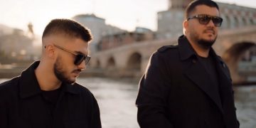 Këngëtari i njohur shqiptar që dhuroi 100 mijë euro për termetin dhe jo “këngtaruci” : Turp i Zotit të ankohemi ne për lekë dhe që s’kemi punë, kur ka plot të varfër që vuajnë për bukë