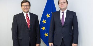 Komisioneri për Zgjerimin në BE, Oliver Varhelyi takim me kryenegociatorin e Shqipërisë, Zef Mazi/ Zbardhet biseda