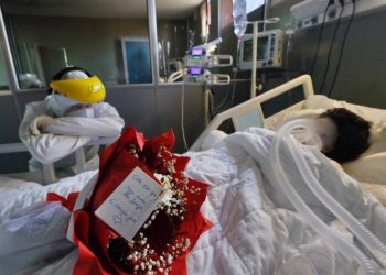 Pa shtëpi prej tërmetit të 26 nëntorit: Shuhet nga Covid-19 në Infektivi në ditën e lindjes, 49 vjearja me lulet e familjes