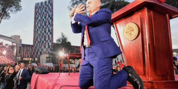 Një “dhuratë” për Shqipërinë nga opozita parlamentare