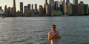 Kampioni Krist Prenga bën goditjen e radhës, blen super jahtin dhe lundron në Toronto