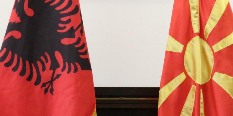 Maqedoni, përplasje për kryeministrin shqiptar: “Faktet e pa dëgjuara” trondisin skenën parazgjedhore