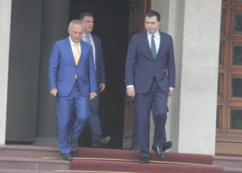 E prite që e prite Lulin si “kryeministër”, t’i kishe futur edhe një të …!”