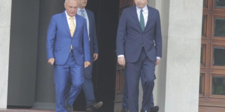 E prite që e prite Lulin si “kryeministër”, t’i kishe futur edhe një të …!”