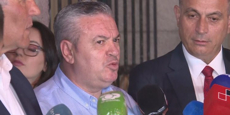 Myslim Murrizi kundër “tradhtarëve”: Iu duhet të blejnë edhe një deputet, ka ikur koha kur një gjerman i jepta urdhra Europës