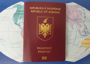 Ligj i ri në Kuvend: Kush janë shqiptarët që përfitojnë pasaportë  “të përjetshme”?!
