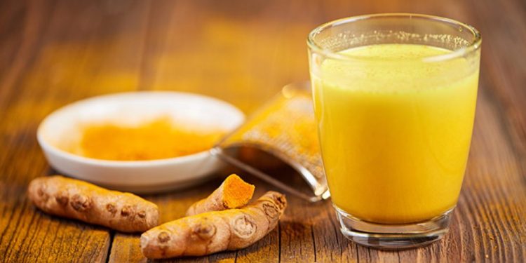 Pijeni në mëngjes dhe ditën tjetër do ndiheni sikur jeni 20 vite më të rinj! Ju jep fuqi dhe quhet qumështi “i artë”