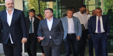 Rama mbledh deputetët e qarqeve: S’ka zgjedhje të parakohshme në Bashki. Mund të mos kemi koalicione parazgjedhore!