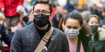 Të ulesh në lokal apo të shkosh në palestër?! Doktorët krijojnë listën e aktiviteteve më të rrezikshme nga Covid-19