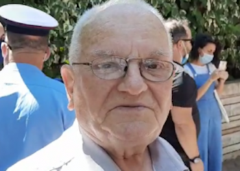 Pronarë e artistë protestë kundër vendimit të qeverisë: “Muzika nuk v.ret”