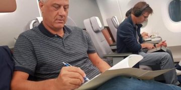 Hashim Thaçi niset në Hagë nga Rinasi